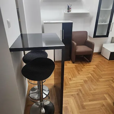 Stan Na Dan Dzon Apartment *
